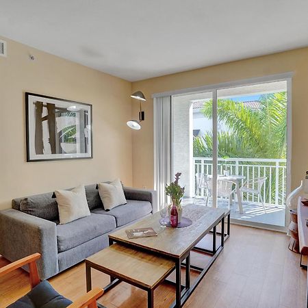 Dharma Home Suites South Miami At Red Road Commons Exterior foto