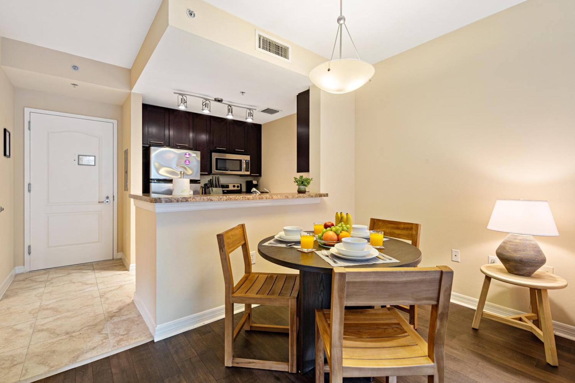 Dharma Home Suites South Miami At Red Road Commons Exterior foto