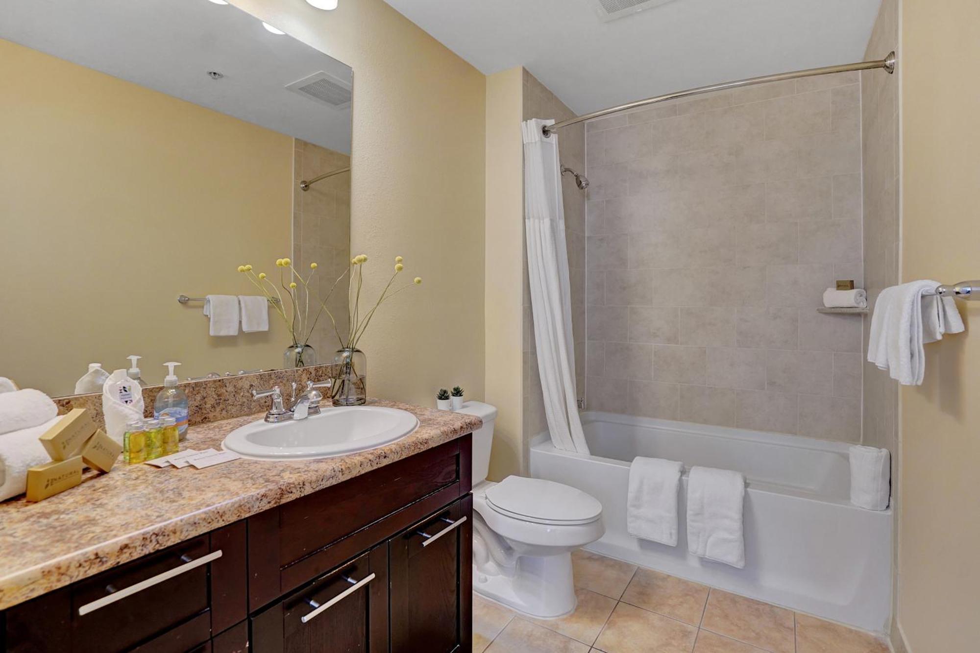 Dharma Home Suites South Miami At Red Road Commons Exterior foto